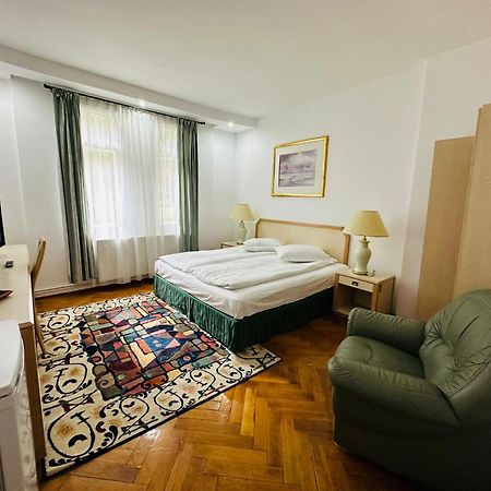 Rapsodia Sinaia Bed & Breakfast Екстериор снимка