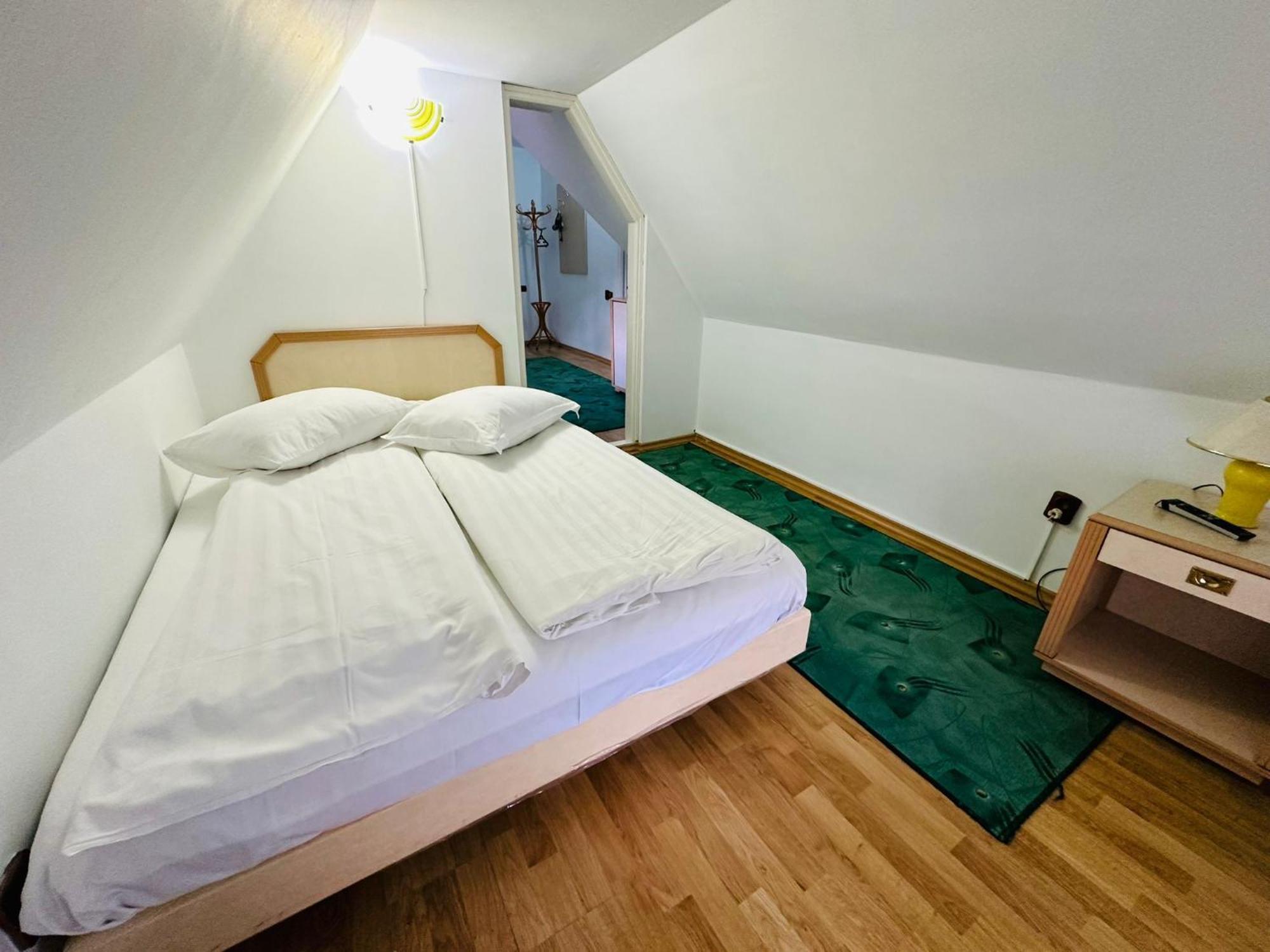 Rapsodia Sinaia Bed & Breakfast Екстериор снимка