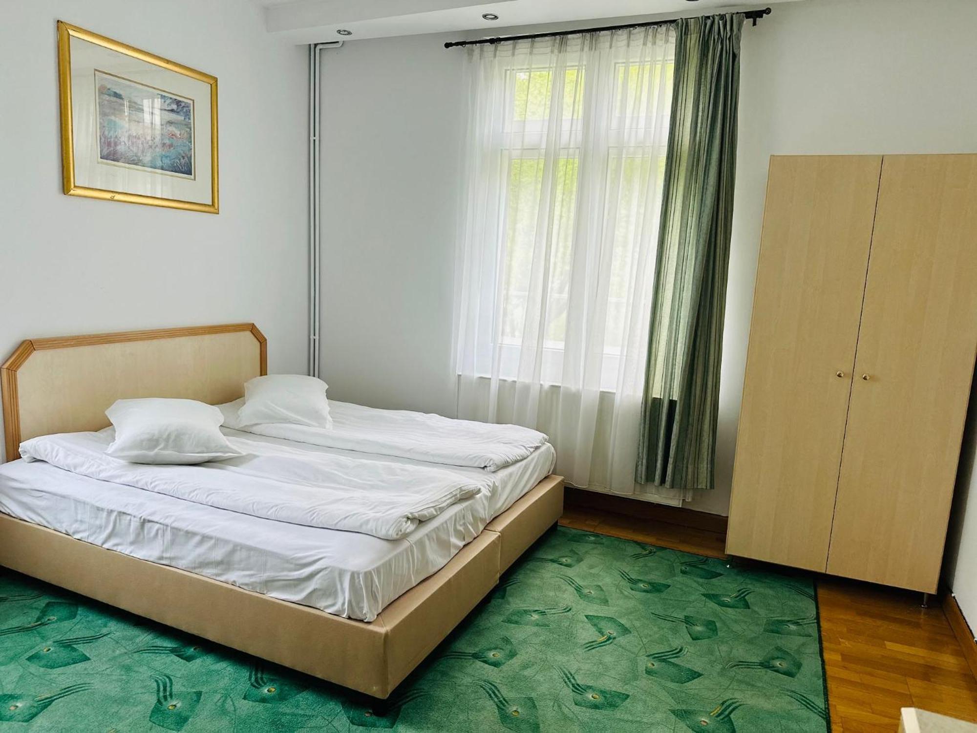 Rapsodia Sinaia Bed & Breakfast Екстериор снимка