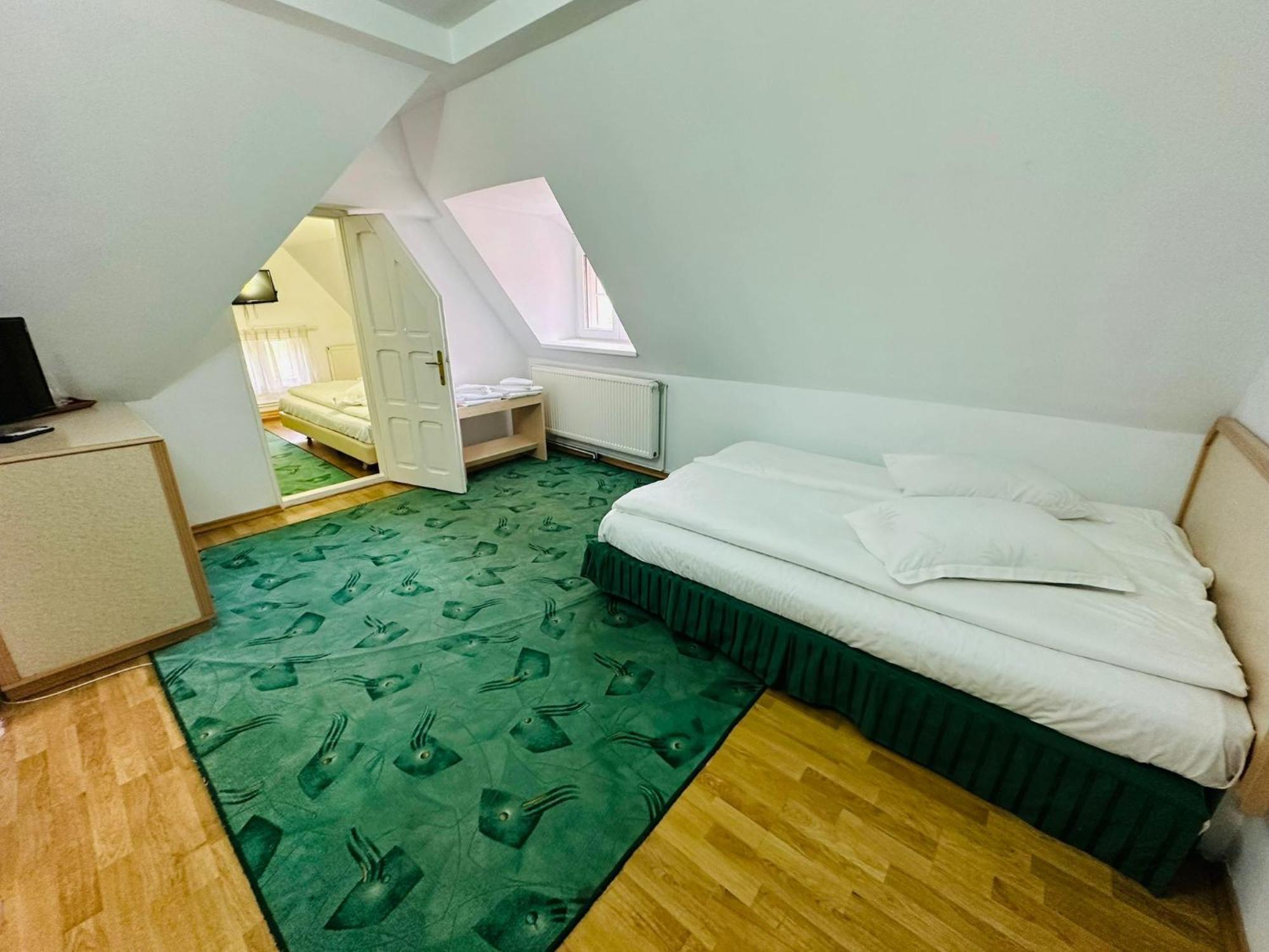 Rapsodia Sinaia Bed & Breakfast Екстериор снимка