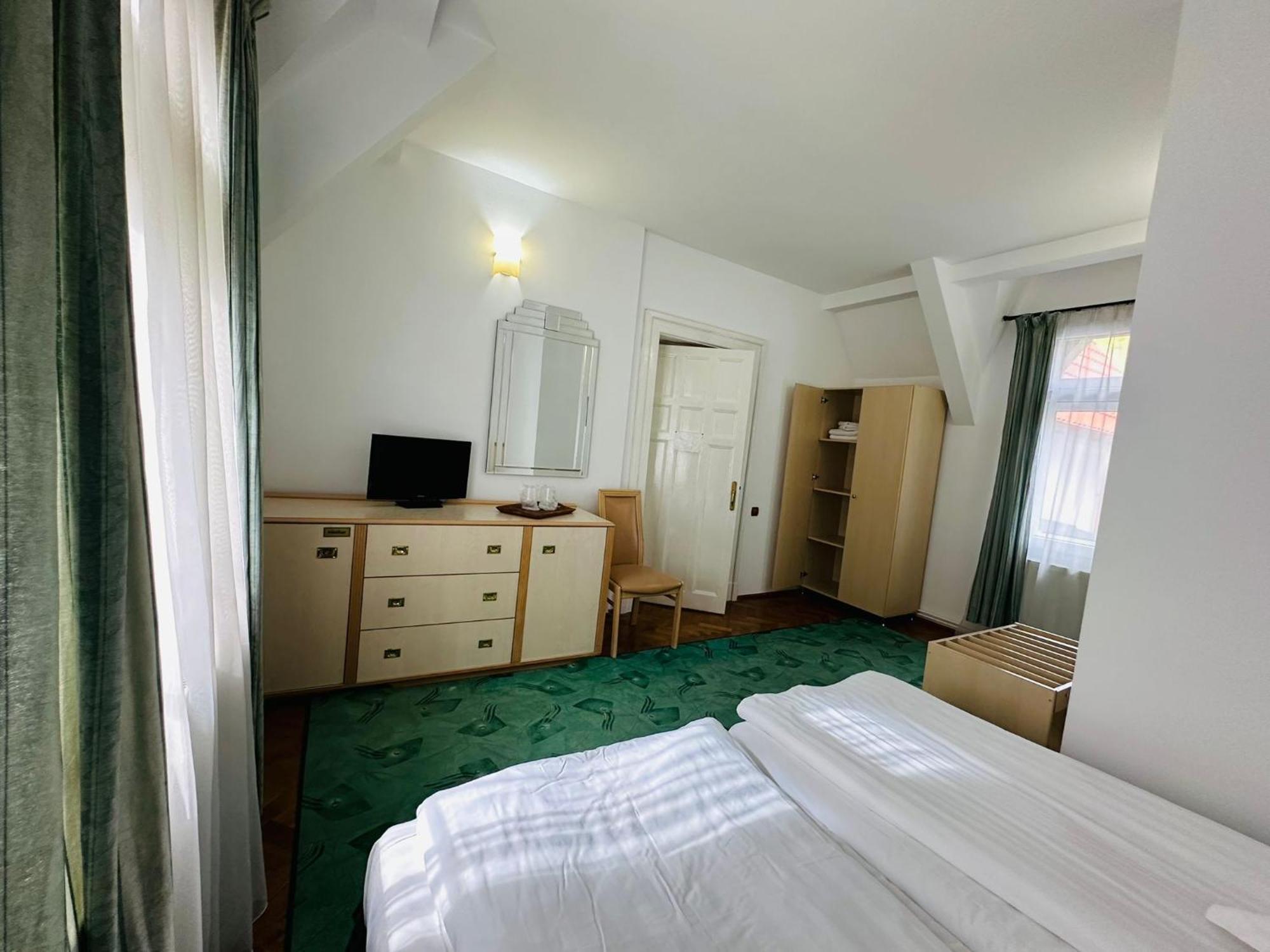 Rapsodia Sinaia Bed & Breakfast Екстериор снимка