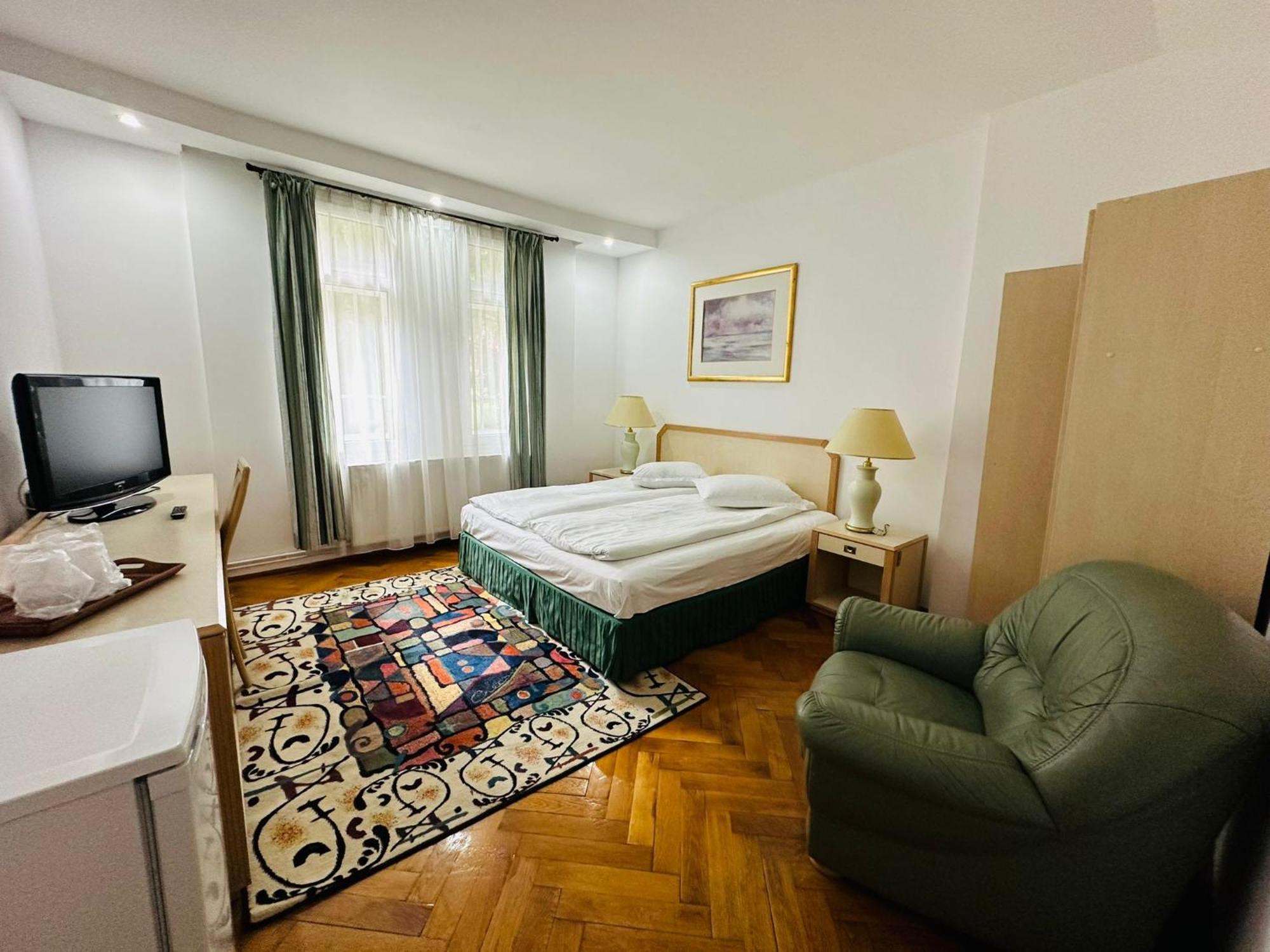 Rapsodia Sinaia Bed & Breakfast Екстериор снимка