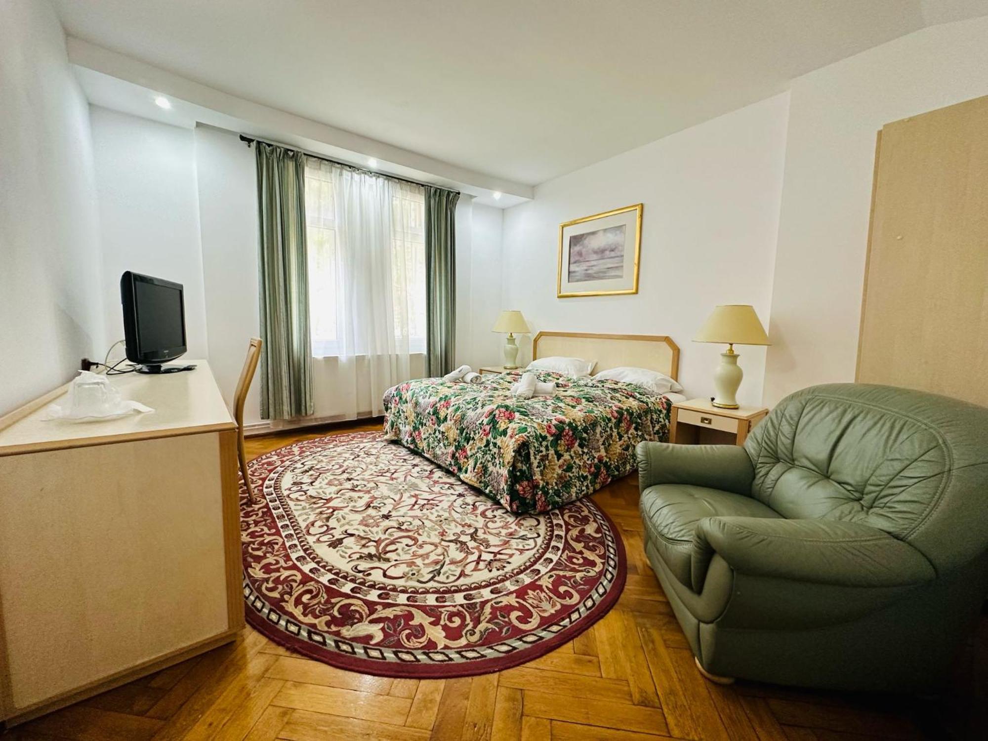 Rapsodia Sinaia Bed & Breakfast Екстериор снимка