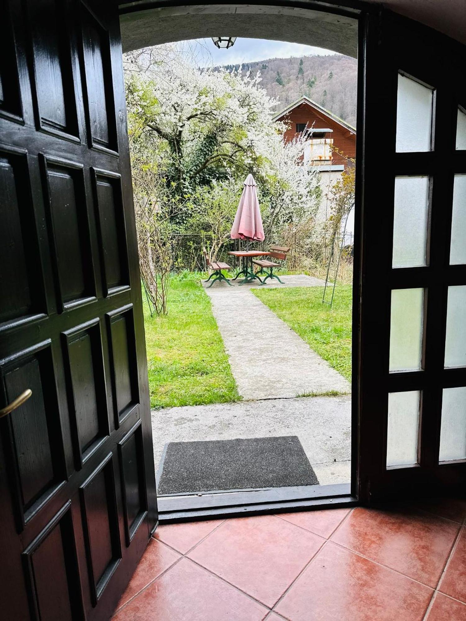 Rapsodia Sinaia Bed & Breakfast Екстериор снимка