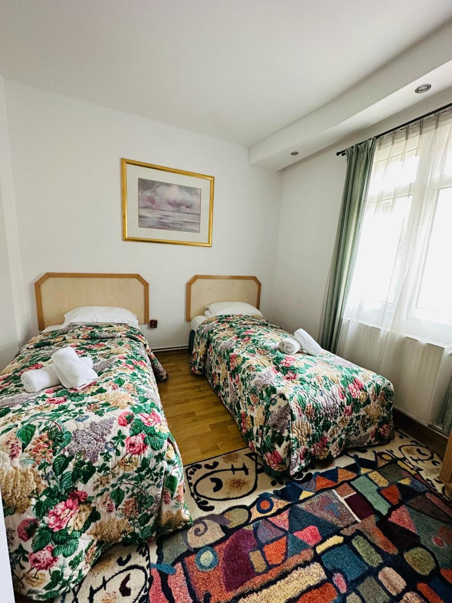 Rapsodia Sinaia Bed & Breakfast Екстериор снимка
