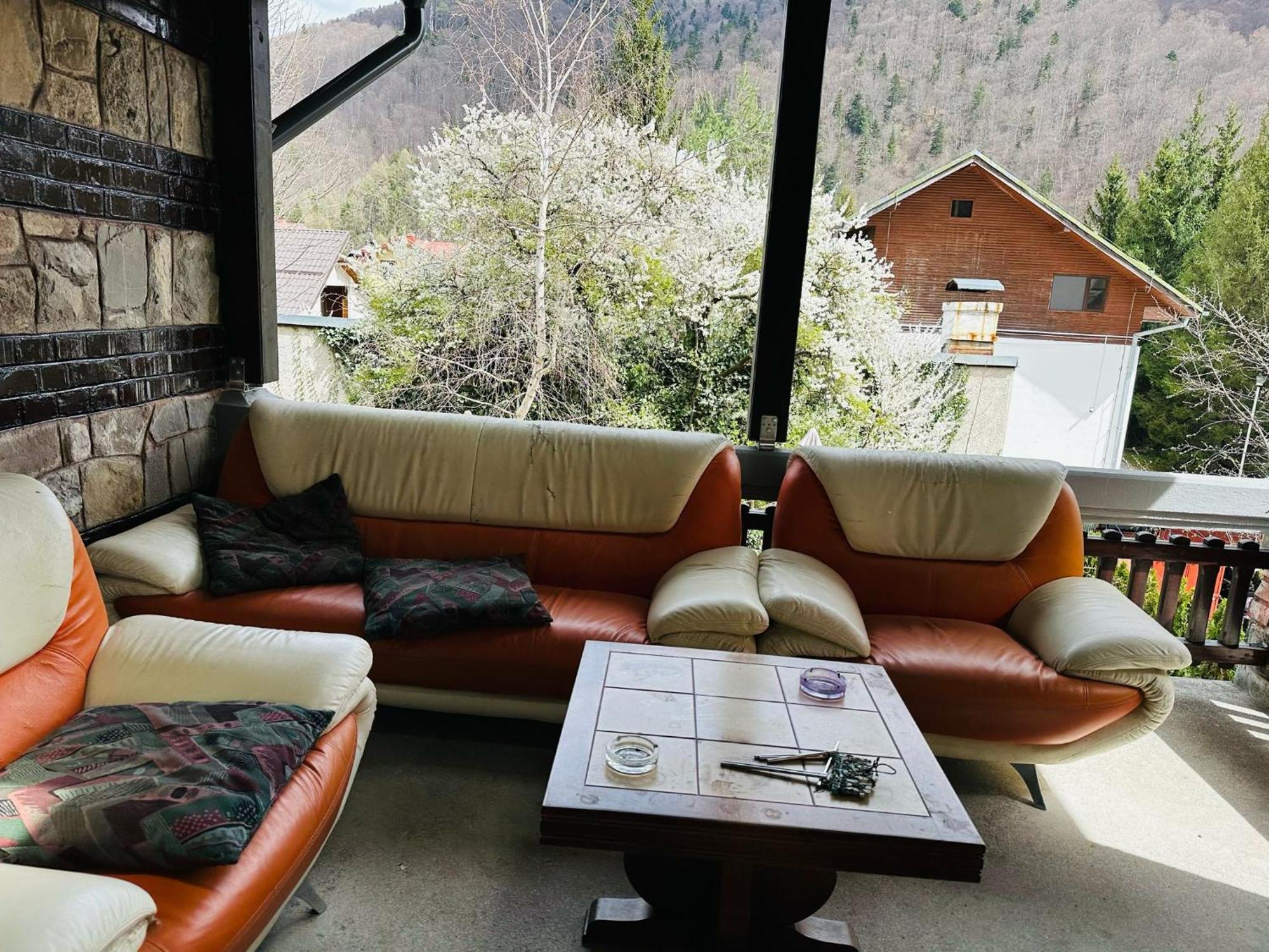 Rapsodia Sinaia Bed & Breakfast Екстериор снимка